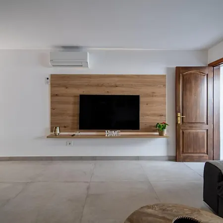 Mar Apartment *